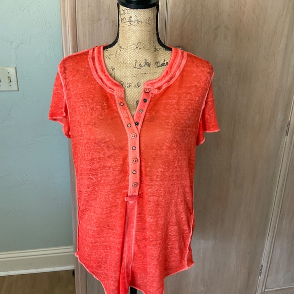 We the Free Free People Kia Henley Button T-Shirt strawberry burnout paper thin - Picture 6 of 15